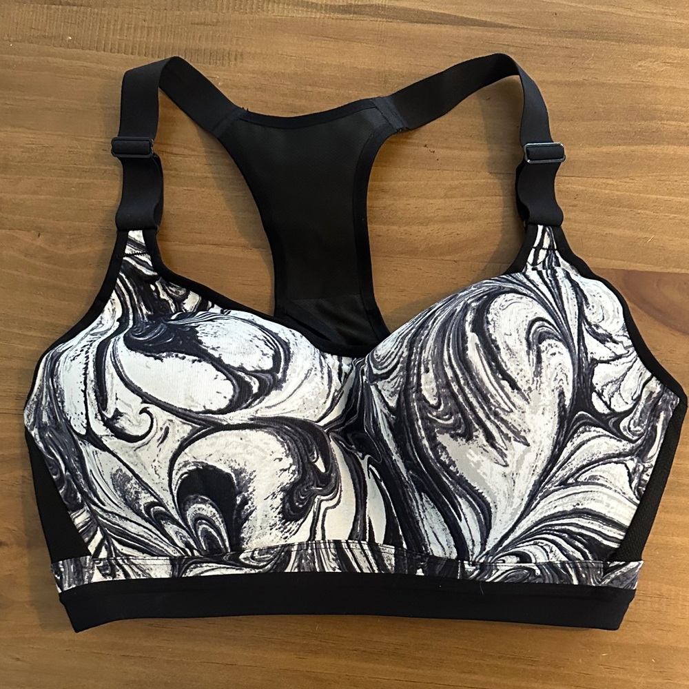 Women's Black and White Sports Bra Invincible by Victorias Secret- Gym, Workout